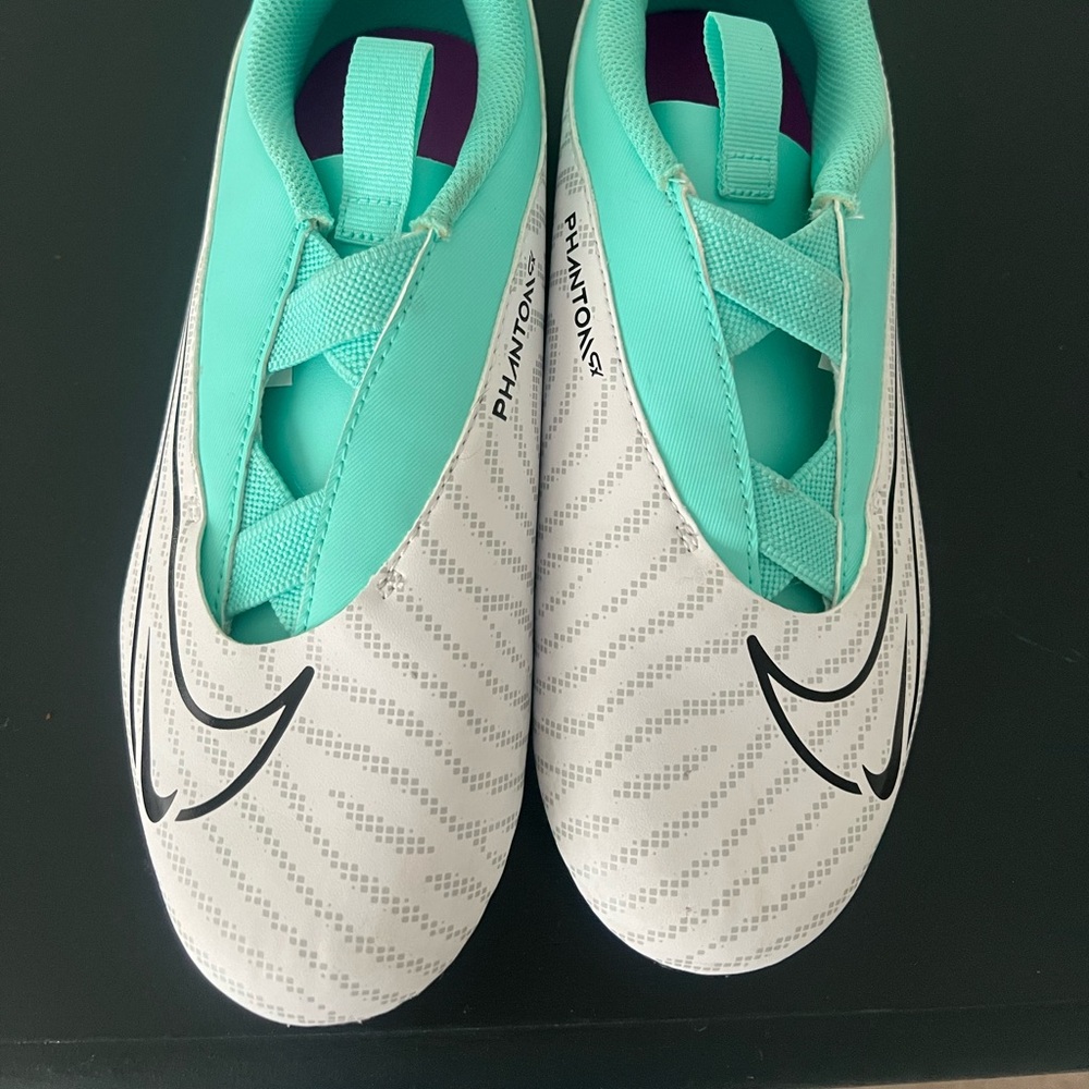 Nike Jr. Phantom GX Academy soccer Cleats